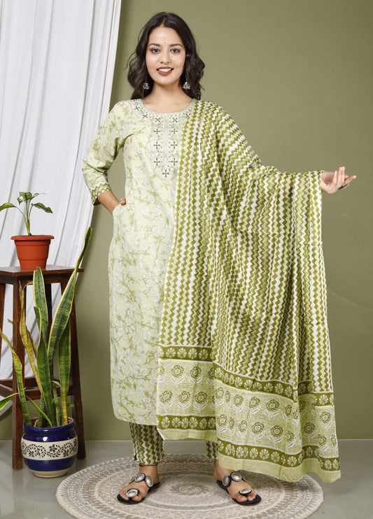 Green Pure Cotton Kurta Pant & Dupatta Set